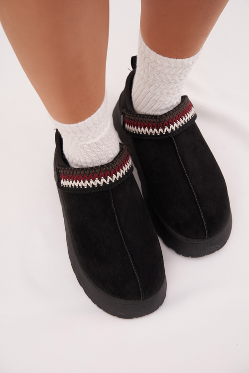 Śniegowce Damskie Niskie Z Ruchomym Paskiem I Haftem Na Platformie Czarne Lyrisse