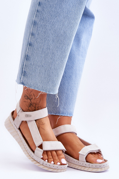 Zamszowe Sandały Na Rzep Big Star LL276014 Białe