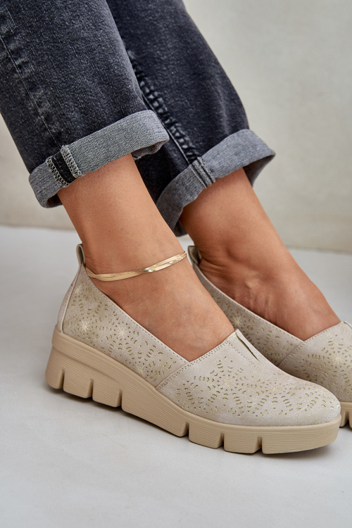 Półbuty Damskie Z Ażurowym Wzorem Na Koturnie Złote Lisvia