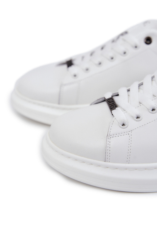 Męskie Sportowe Buty GOE JJ1N4064 Białe