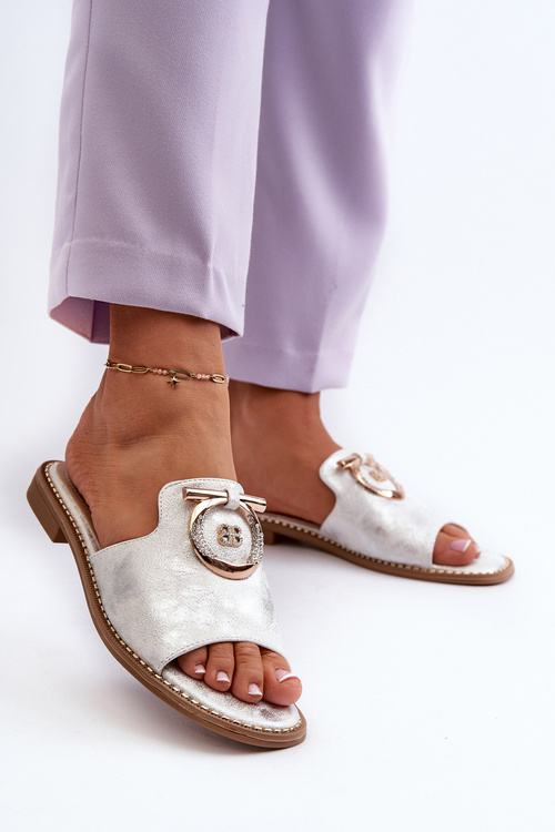 Eleganckie Błyszczące Klapki Damskie Z Ozdobą S.Barski KV27-032 Srebrne