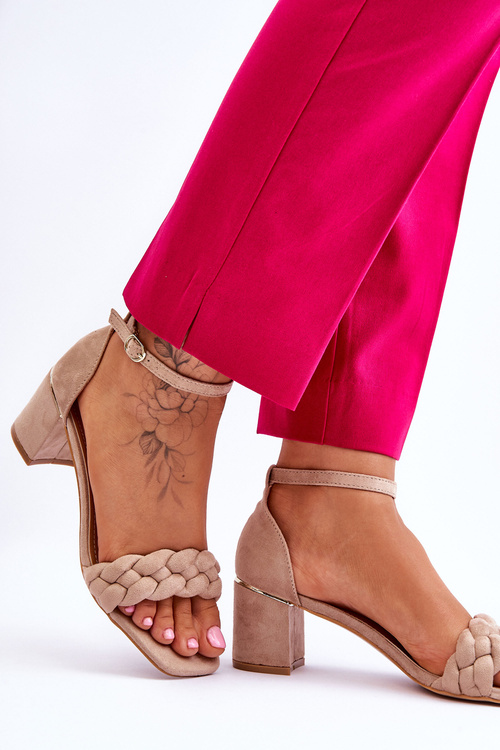 Zamszowe Sandały Na Obcasie Z Ozdobnym Warkocze Beżowe Azela