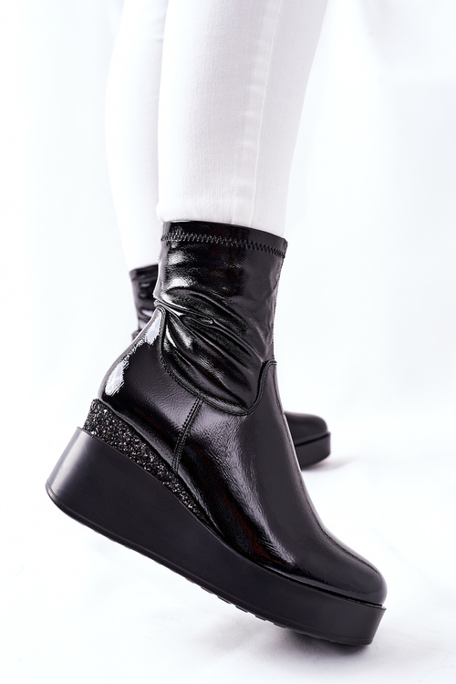 Botki Damskie Na Koturnie Lakierowane Czarne Therapie