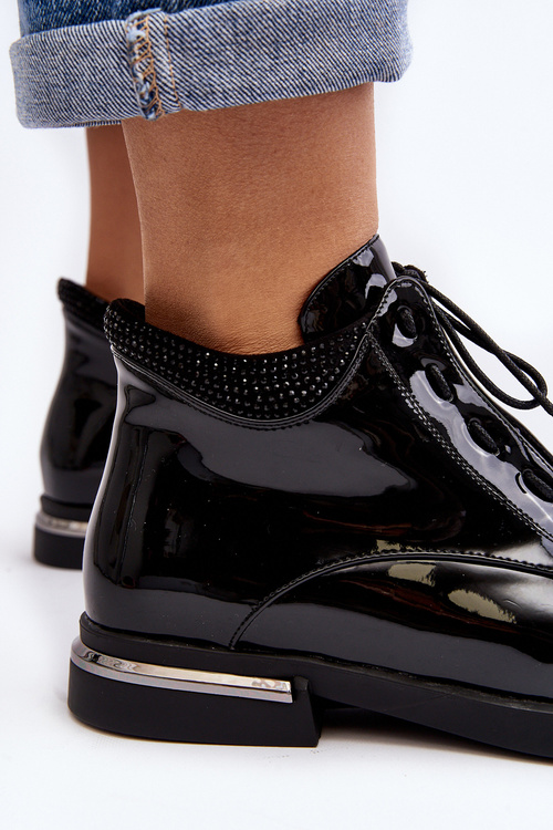 Damskie Półbuty Lakierowane Na Płaskim Obcasie Lu Boo Czarne