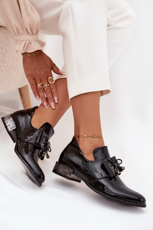 Lakierowane Półbuty Damskie Na Niskim Obcasie Z Kokardą Zazoo 1399 Czarne