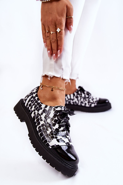 Lakierowane Półbuty Wiązane Laura Messi 2441 Czarno-Białe