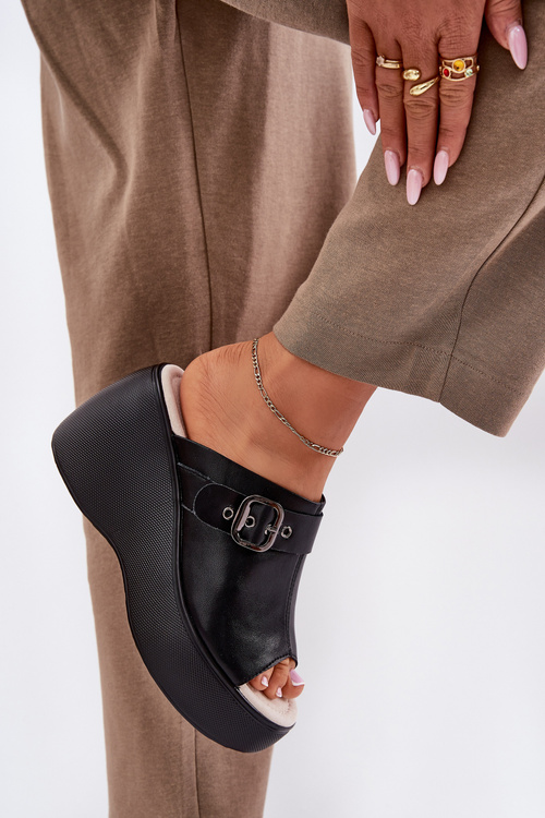 Skórzane Klapki Damskie Na Platformie I Koturnie Z Klamrą S.Barski LR51-542 Czarne