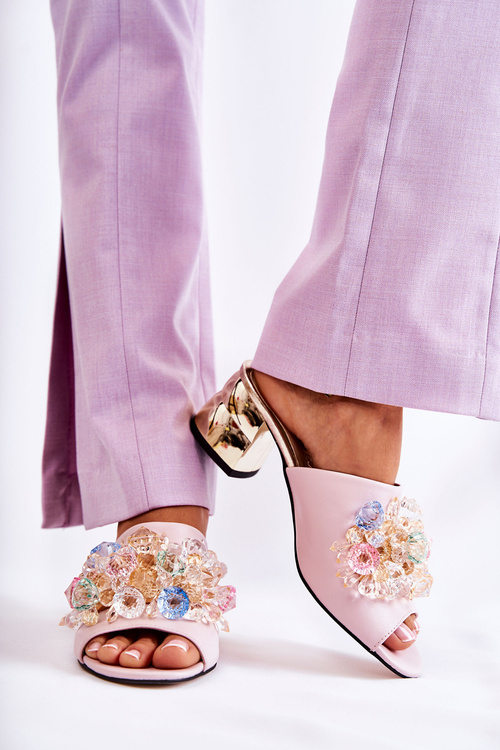 Skórzane Klapki Damskie Na Obcasie Z Ozdobą Różowe Calinda