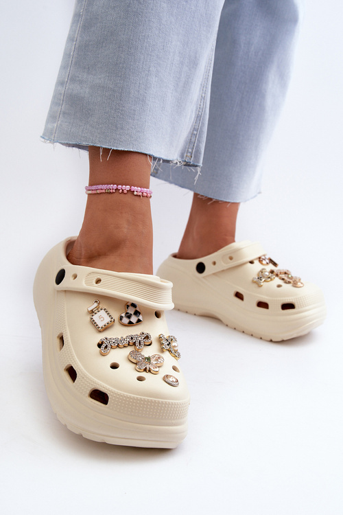 Klapki Damskie Piankowe Lekkie Na Grubej Podeszwie Z Przypinkami Beżowe Effiora