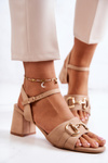 Zamszowe Sandały Na Obcasie Z Ozdobą Beżowe Darlen