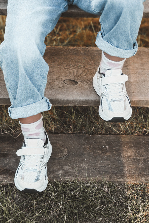 Dziecięce Buty Sportowe Sneakersy Na Rzep Biało-Czarne Ephona