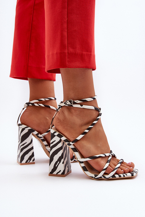 Modne Sandały Na Obcasie Biało-Czarne Josette