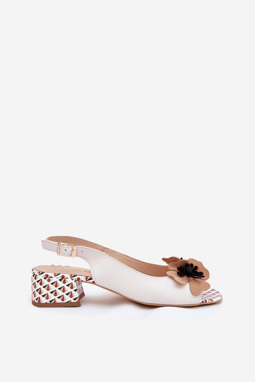 Skórzane Sandały Damskie Na Klocku Z Ozdobnym Kwiatem Laura Messi 2973 Białe