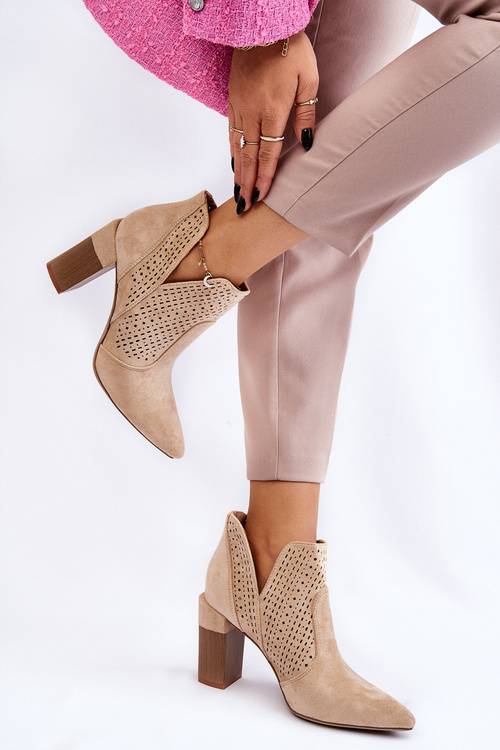 Modne Zamszowe Ażurowe Botki Na Obcasie Jasnobeżowe Genevi