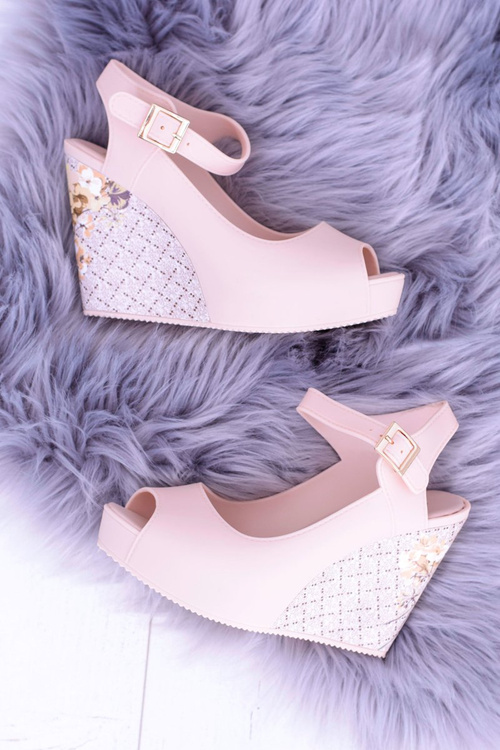 Damskie Beżowe Sandały Na Koturnie Nemesis