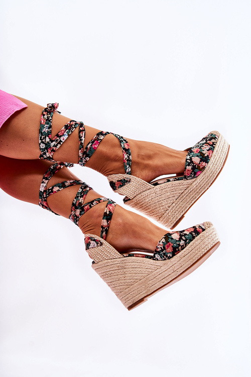 Modne Sandały Na Koturnie Czarne Lamela