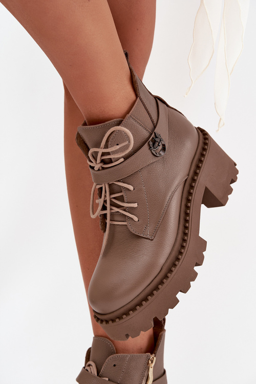 Skórzane Botki Damskie Na Klocku Z Ozdobnym Paskiem Ocieplane Zazoo 60557 Ciemnobeżowe