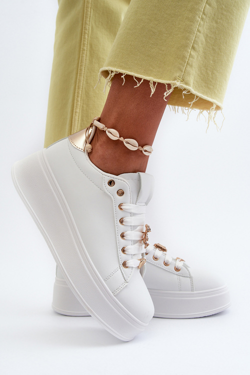 Sneakersy Damskie Na Platformie Z Przypinkami Eko Skóra Białe Cavisa