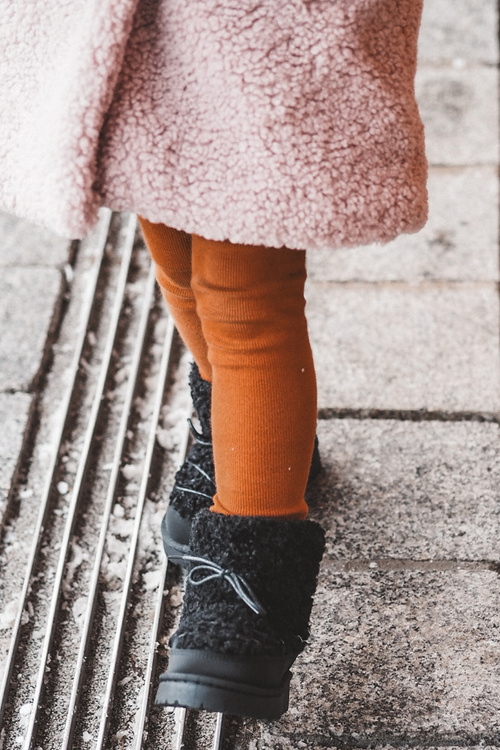 Ciepłe Botki Śniegowce Dziecięce Wiązane Czarne Asija