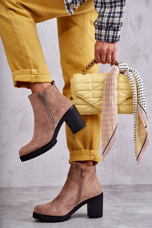 Zamszowe Botki Na Obcasie Z Suwakiem Beżowe Sevione