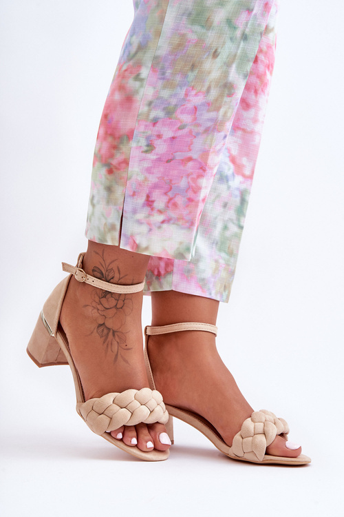 Zamszowe Sandały Z Warkoczem Beżowe Essenza