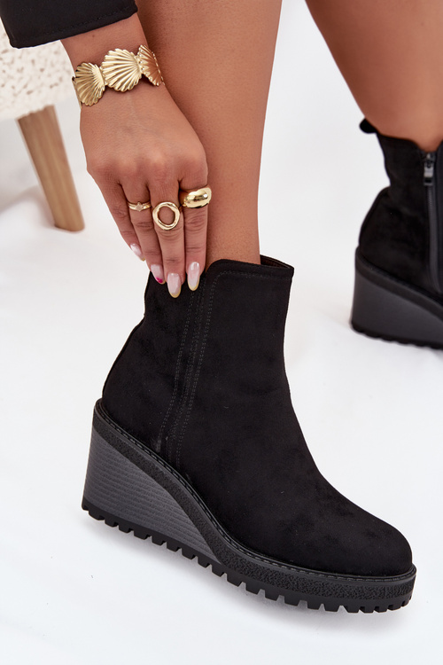 Ocieplane Botki Na Koturnie Z Eko Zamszu Czarne Mavona