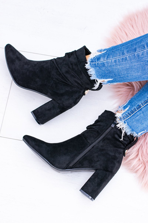 Czarne Zamszowe Botki Na Słupku Bresci