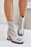 Lakierowane Botki Damskie Na Słupku Z Ozdobą D&A MR880-019 Jasnoszare