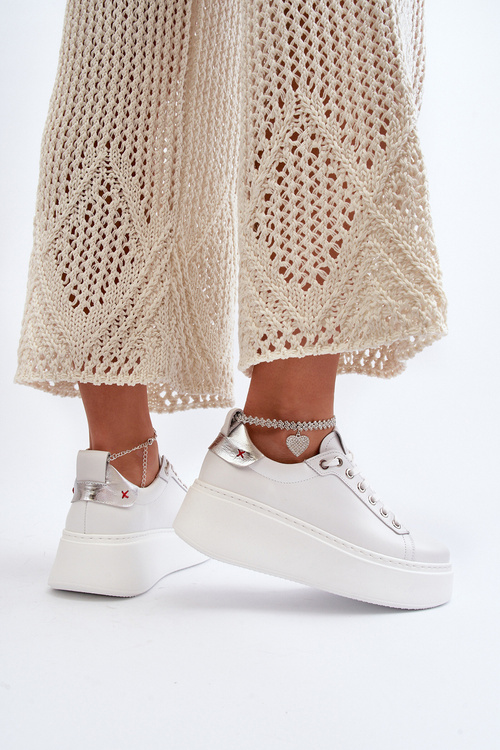 Skórzane Damskie Sneakersy Z Bransoletą CheBello 4406 Białe